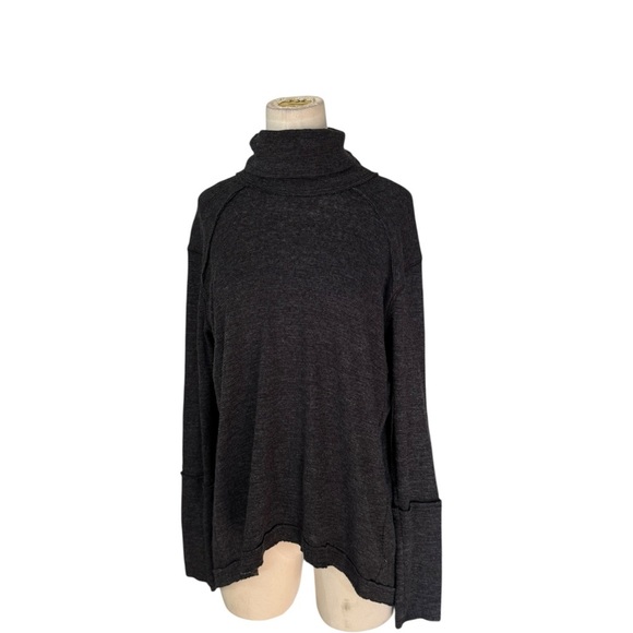 FREE PEOPLE - Split Back Turtleneck Sweater in Size  S - Picture 4 of 8